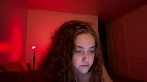 Snapshot of strawberrylotsacake chatting on September 30, 5:23 am Strawberrylotsacake online show from September 30, 5:23 am