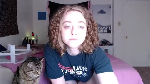 Strawberrylotsacake online show from April 5, 2:58 pm