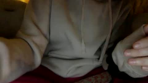 Snapshot of strawbrysugar chatting on January 16, 12:23 am Ruby Moon online show from January 16, 12:23 am