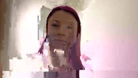 Snapshot of strawbrysugar chatting on February 3, 12:47 am Ruby Moon online show from February 3, 12:47 am