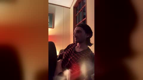 Snapshot of stringgreens777 chatting on December 20, 11:45 pm stringgreens777 online show from December 20, 11:45 pm