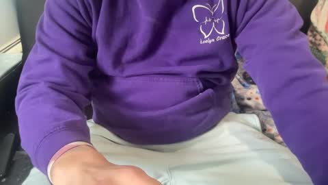 Snapshot of stroking33again chatting on February 11, 6:33 pm stroking33again online show from February 11, 6:33 pm