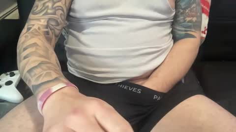 Snapshot of stroking33again chatting on February 13, 7:31 pm stroking33again online show from February 13, 7:31 pm