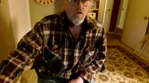 Snapshot of stroknpoker chatting on December 14, 1:38 pm stroknpoker online show from December 14, 1:38 pm