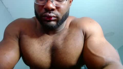 strong_george1 online show from December 14, 7:25 pm