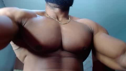 strong_george1 online show from November 11, 10:43 pm