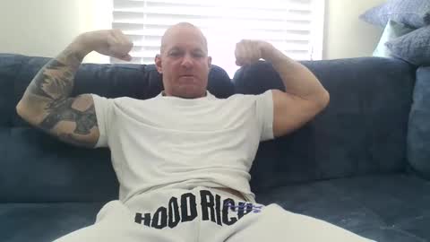 Snapshot of strongandhard073 chatting on October 13, 2:28 pm StrongAndHard online show from October 13, 2:28 pm