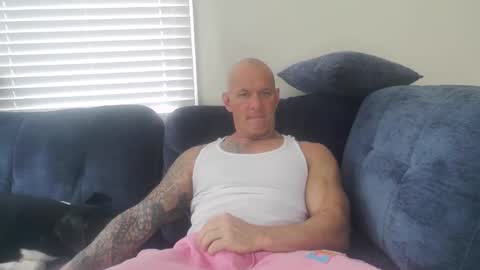 Snapshot of strongandhard073 chatting on November 9, 3:43 pm StrongAndHard online show from November 9, 3:43 pm