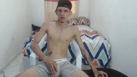 stuart_17 online show from October 23, 3:11 pm