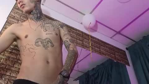 stuart_boy_ online show from October 10, 4:11 am