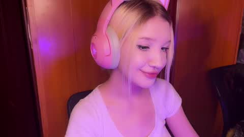 stuffy_ri online show from December 8, 11:29 pm