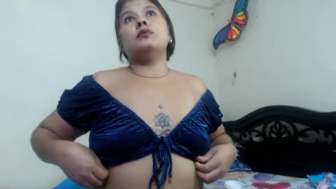 Snapshot of stylevoluptuousvycky chatting on January 20, 4:23 pm Stylevoluptuousvycky online show from January 20, 4:23 pm