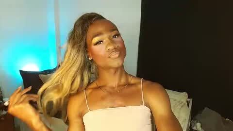 Suanny Klatten  It is my account independent  online show from March 22, 7:06 pm