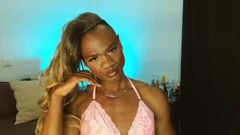 Suanny Klatten  It is my account independent  online show from March 28, 7:35 pm