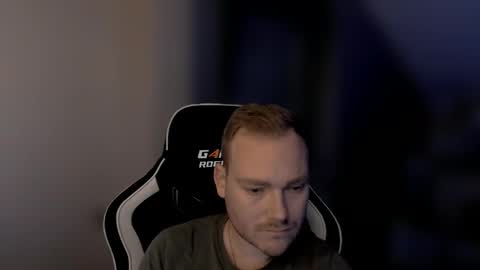 sub_austr online show from November 5, 8:42 pm