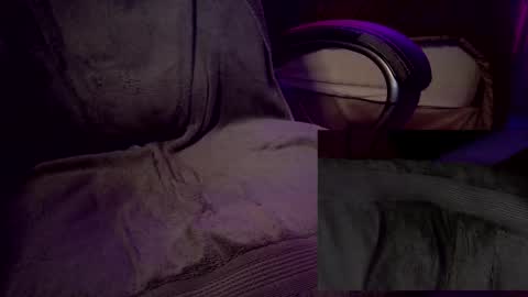 Snapshot of subbiguy00 chatting on October 25, 1:07 pm subbiguy00 online show from October 25, 1:07 pm