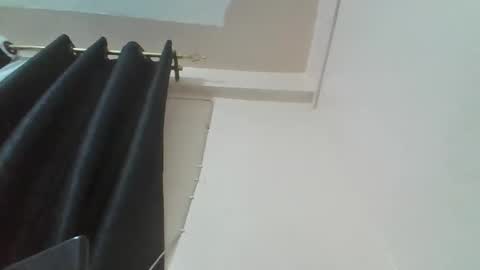 Snapshot of submissive_slut001 chatting on November 2, 10:01 pm submissive_slut001 online show from November 2, 10:01 pm