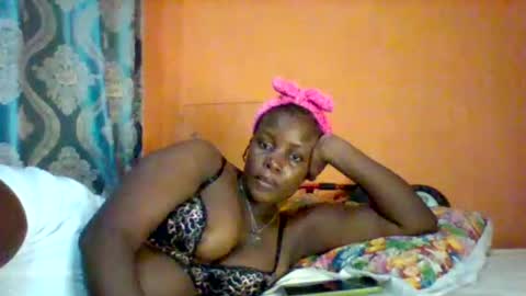 submissive_slut001 online show from January 11, 10:31 am