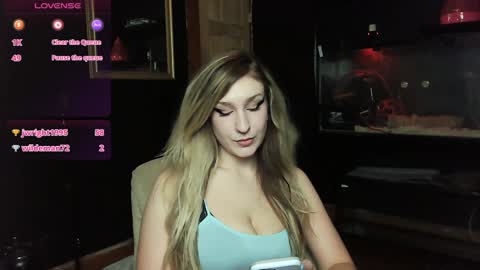 Snapshot of suburban_sickness chatting on January 27, 3:50 pm Polly online show from January 27, 3:50 pm