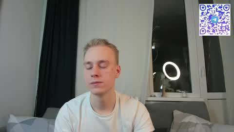 Snapshot of successful_kevin chatting on December 15, 7:29 pm Kevin online show from December 15, 7:29 pm