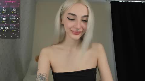 Chloe online show from September 12, 1:00 pm