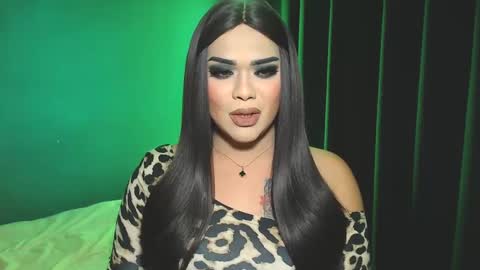 JADE ELYSE online show from December 7, 8:05 pm