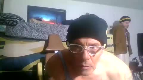 Snapshot of suckitu812 chatting on October 10, 9:36 pm SUCKITU812 online show from October 10, 9:36 pm