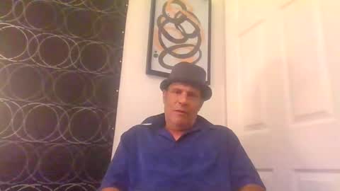 Snapshot of suckitu812 chatting on November 14, 3:16 am SUCKITU812 online show from November 14, 3:16 am