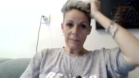 sucrette5629 online show from April 21, 7:47 am