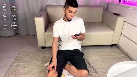 Emmy online show from December 12, 12:33 pm