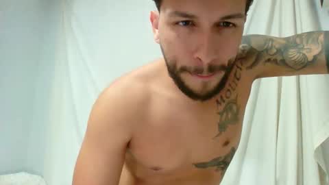 Snapshot of suetsemsay chatting on October 1, 2:50 am suetsemsay online show from October 1, 2:50 am