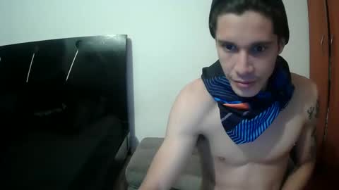 Snapshot of suez666 chatting on November 15, 8:33 am suez666 online show from November 15, 8:33 am