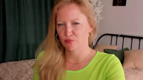 sugamomy online show from September 10, 12:21 am