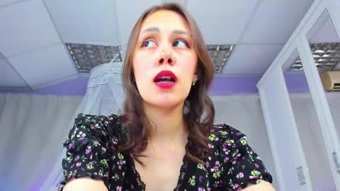 Snapshot of sugar_blond chatting on February 24, 11:21 am sugar blond online show from February 24, 11:21 am