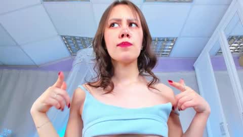 Snapshot of sugar_blond chatting on March 8, 4:23 am sugar blond online show from March 8, 4:23 am