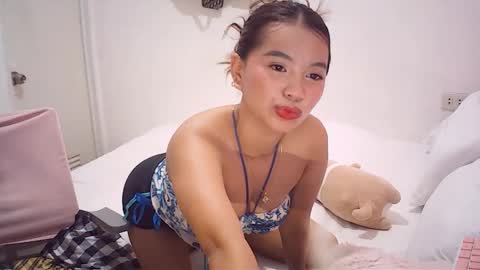 Snapshot of sugar_jazzz chatting on September 9, 8:52 pm Rosiee online show from September 9, 8:52 pm