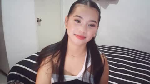 Snapshot of sugar_jazzz chatting on November 28, 9:28 pm Rosiee online show from November 28, 9:28 pm