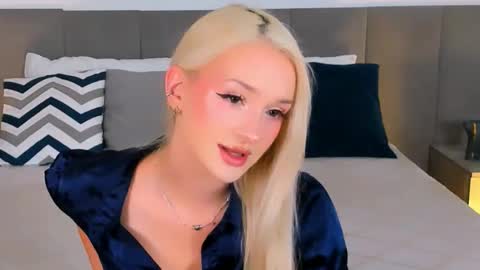 sugarwhisper online show from September 12, 3:34 pm