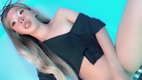 Snapshot of sugarxbaby_ chatting on November 30, 5:17 pm LoveSugar online show from November 30, 5:17 pm