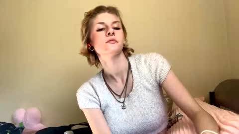 Ophelia online show from December 22, 8:14 pm