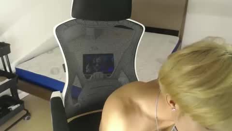 Snapshot of sultry_charls chatting on September 29, 1:05 pm sultry_charls online show from September 29, 1:05 pm