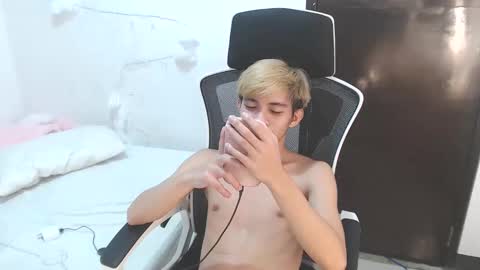 Snapshot of sultry_charls chatting on November 9, 6:39 pm sultry_charls online show from November 9, 6:39 pm