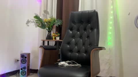 Snapshot of sultry_charls chatting on December 18, 5:19 pm sultry_charls online show from December 18, 5:19 pm