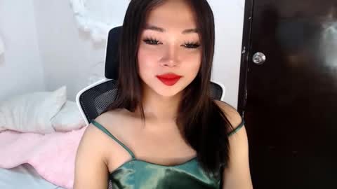 sultry cyramore online show from October 18, 4:59 am