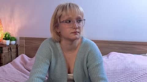 Karen online show from December 1, 9:25 am