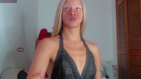 Snapshot of summer__xo chatting on December 23, 2:02 am Summer online show from December 23, 2:02 am