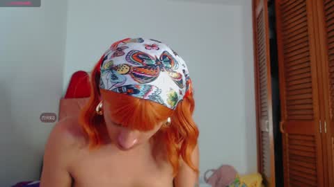 Snapshot of summer__xo chatting on December 28, 5:12 am Summer online show from December 28, 5:12 am