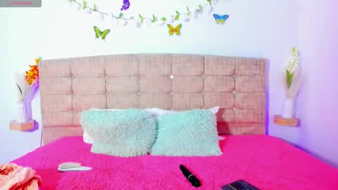 summer_girls01 online show from March 5, 11:34 pm