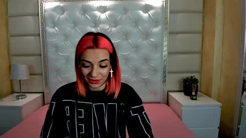 Snapshot of summer_quinn_ chatting on December 4, 5:49 am Deea online show from December 4, 5:49 am