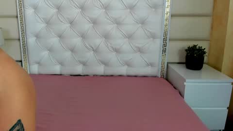 Snapshot of summer_quinn_ chatting on December 12, 5:52 am Deea online show from December 12, 5:52 am